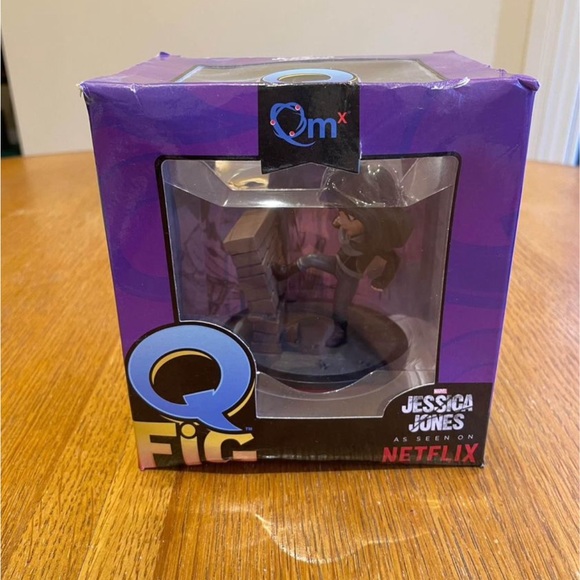 Q Fig - Jessica Jones - Picture 5 of 10